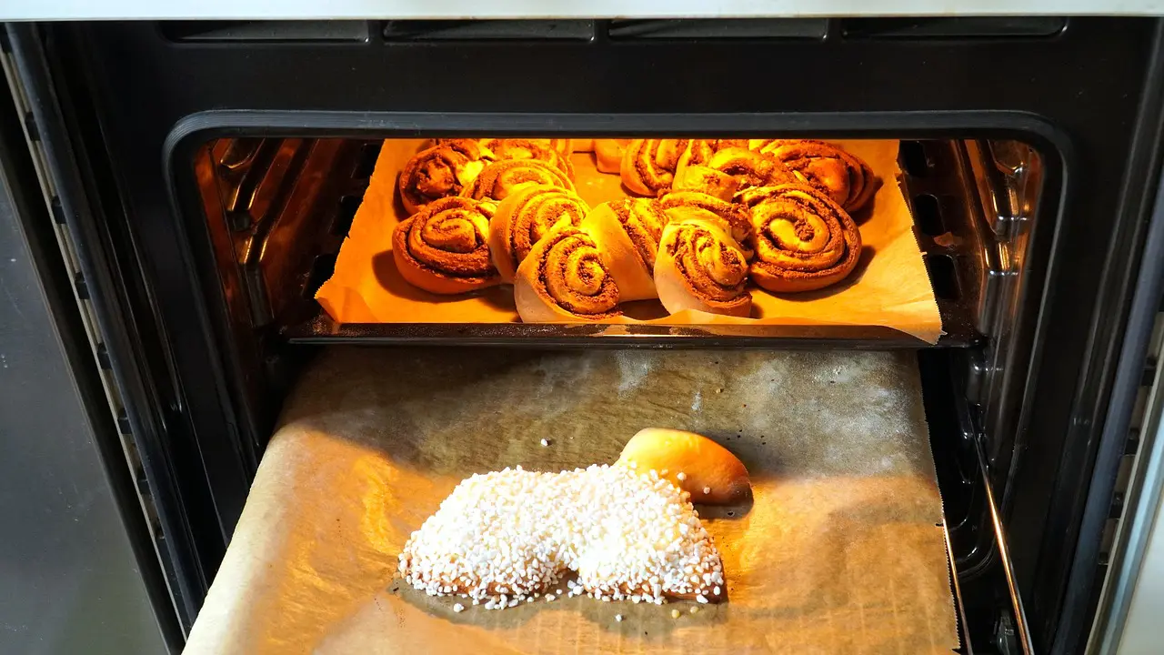 Waarom piept mijn oven steeds? Tips voor oplossing!