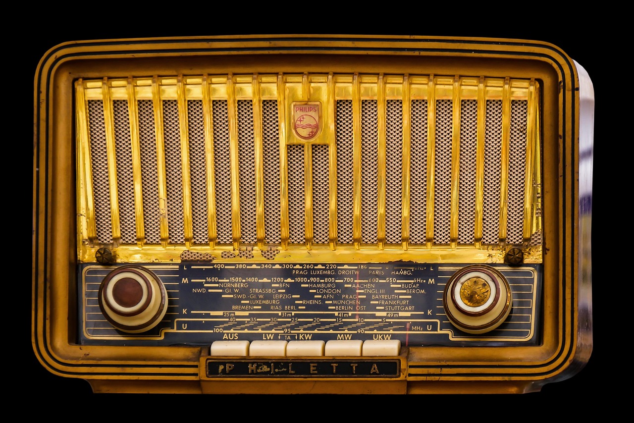Waar vind je de Nederlandse handleiding voor Noodradio XSY330?
