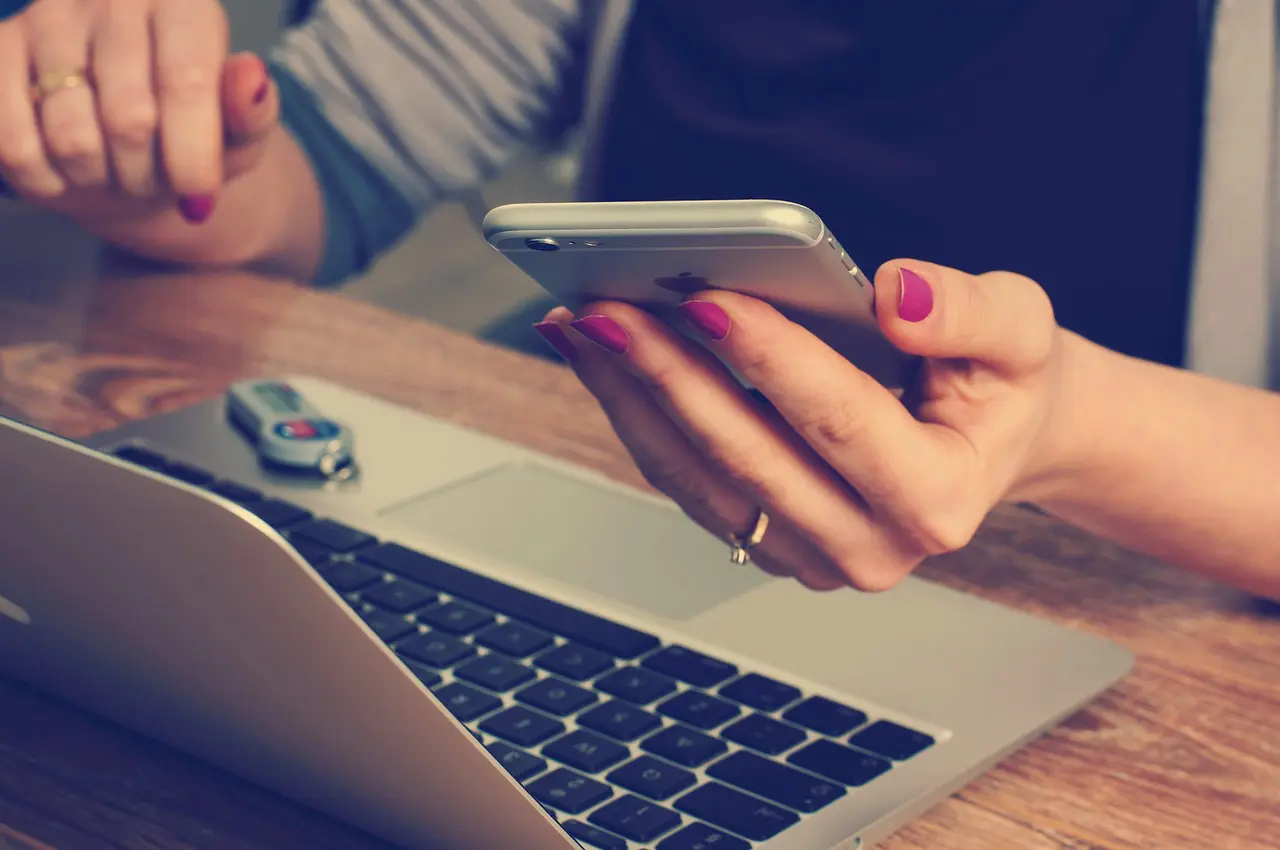 Hoe koppel je een Gmail-account aan je laptop?
