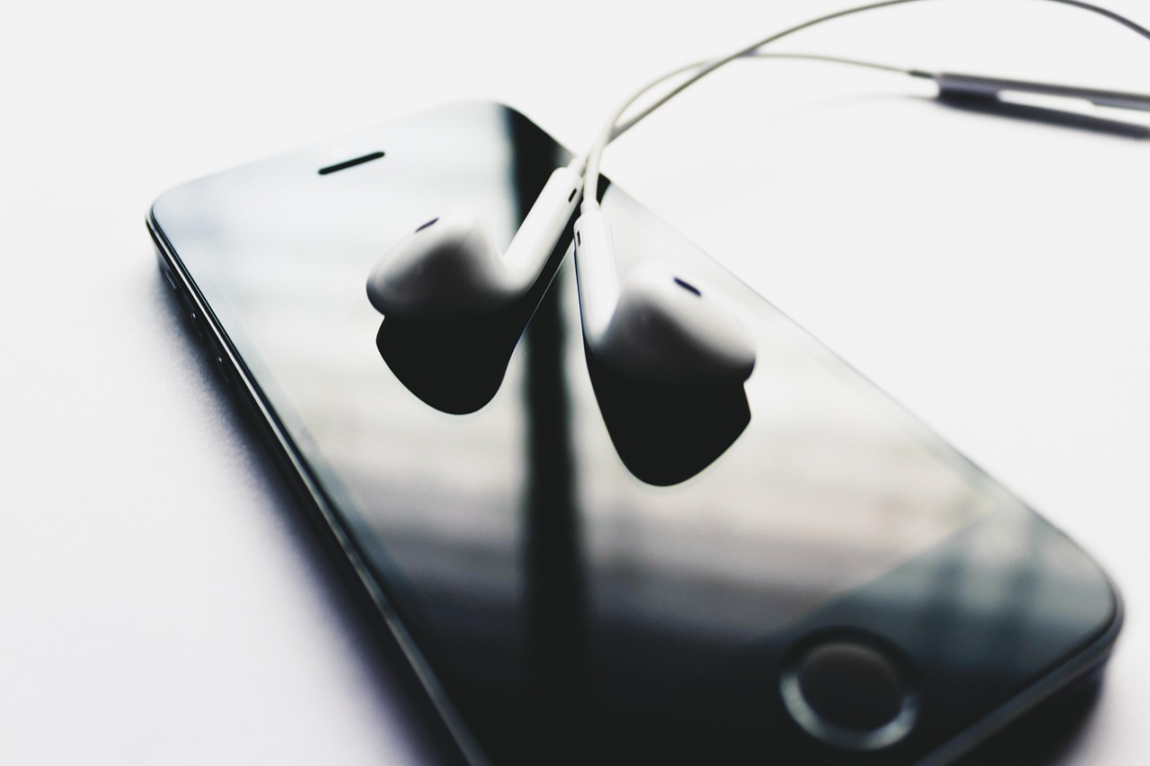 Waarom werkt mijn linker TWS Hema bluetooth oortje niet?